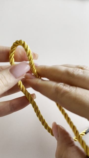 Шнур для пакетов, кручёный, золото 326, с наконечником