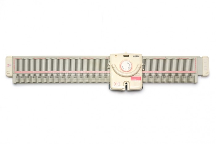 Однофонтурная вязальная машина Silver Reed LK 300, 4 класс