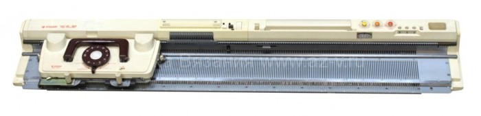 Однофонтурная вязальная машина Silver Reed SK 330, 5 класс, перфокарточная