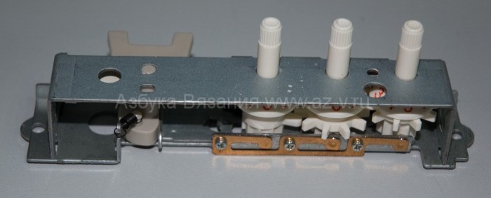 Счётчик рядов встроенный в корпус Brother KH