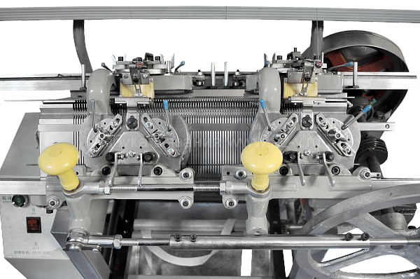 Беечная, поясная вязальная машина