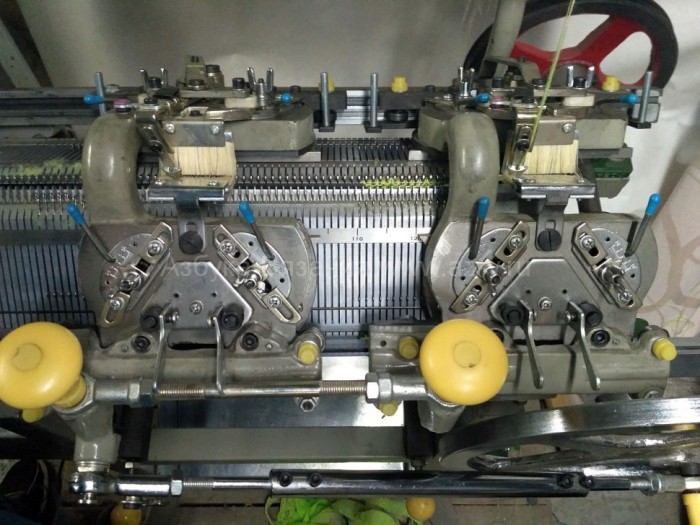 Беечная, поясная вязальная машина