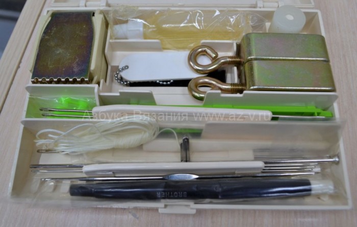 Однофонтурная вязальная машина Brother KH 881, 5 класс, перфокарточная